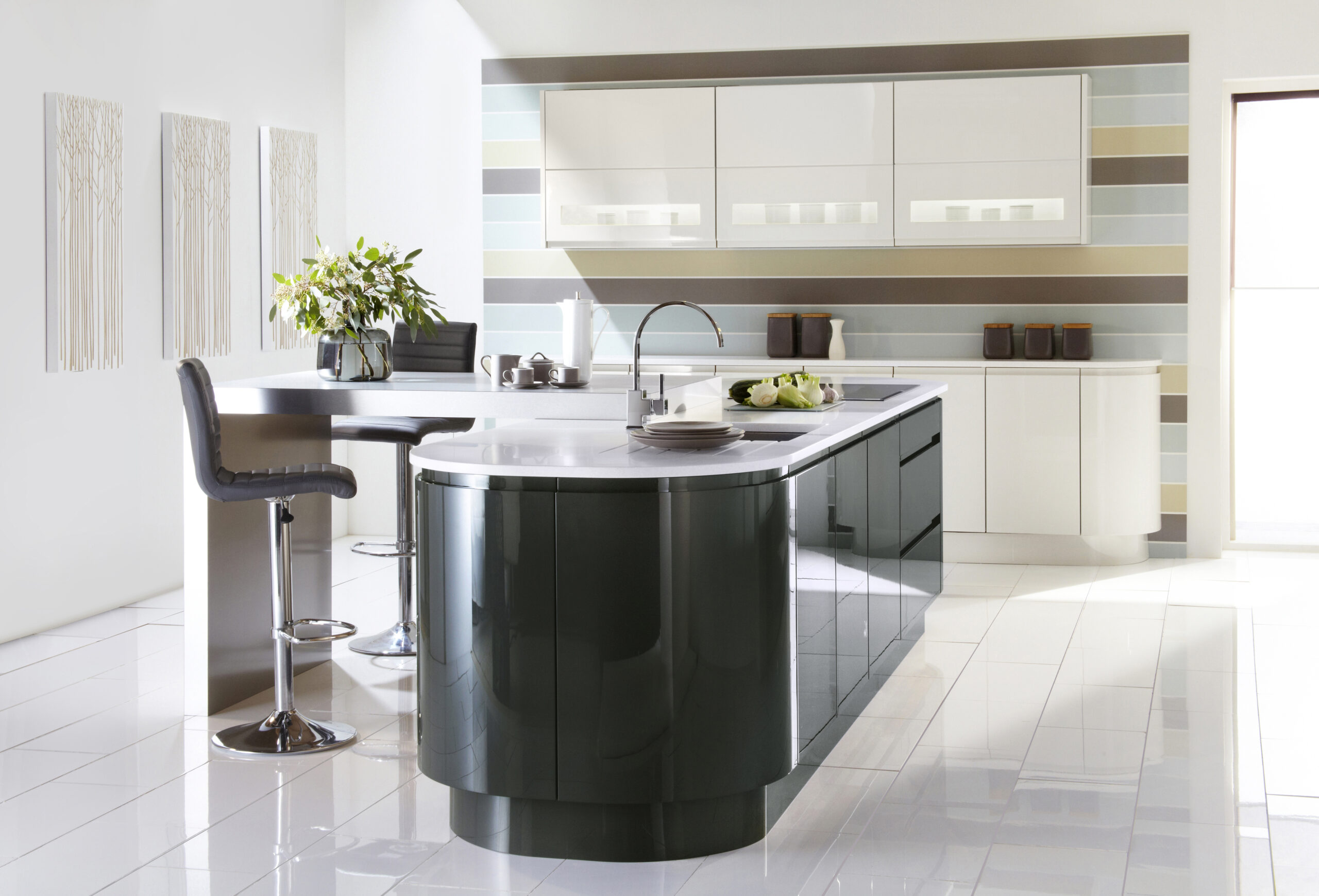 kitchen design with gloss base cabinets and light worksurface